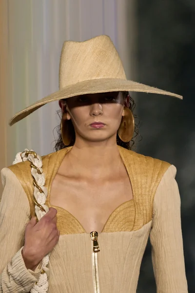 Look 30
